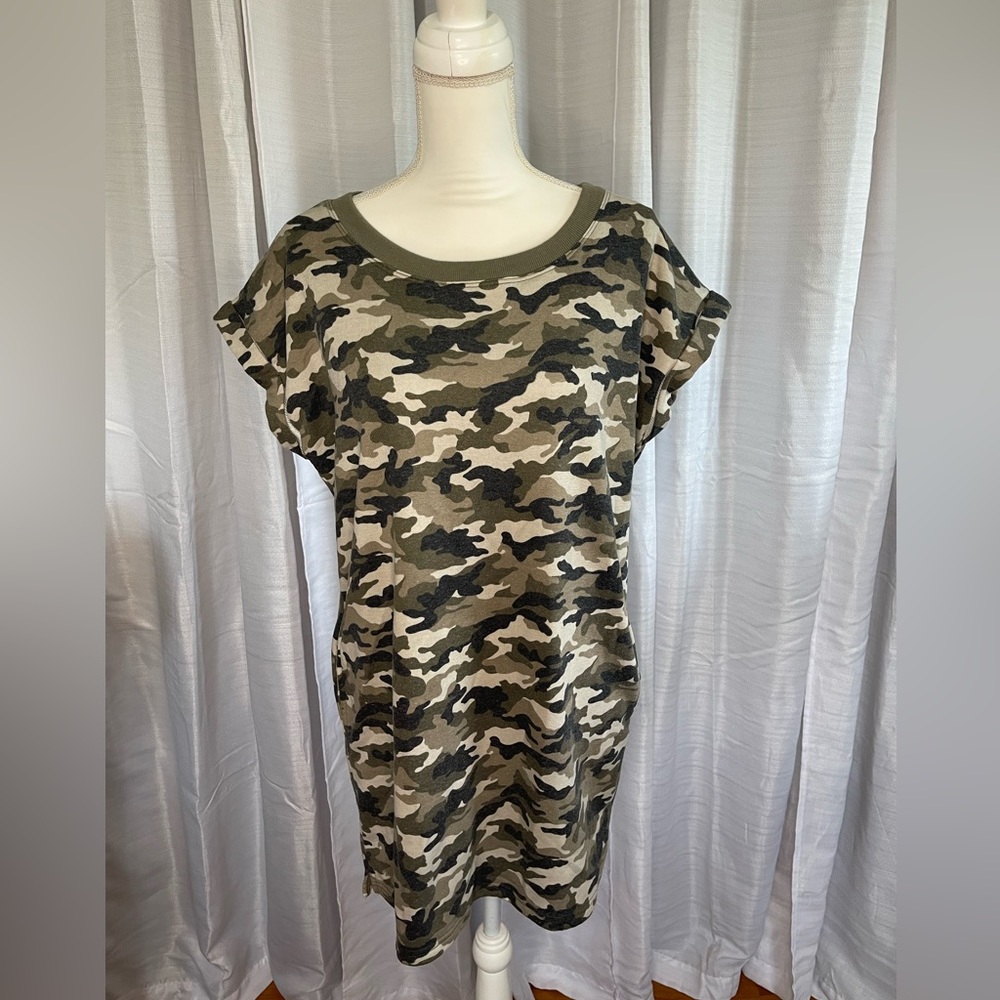 Ellison Camouflage dress — Large 💚🖤🤎🤍